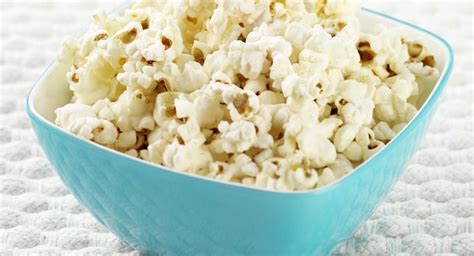 Zo Maak Je Zelf De Lekkerste Popcorn Popcorn Voedsel Ideeën Snack