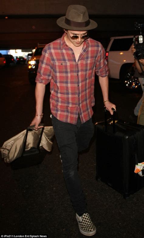 Brooklyn Beckham Arrives In Lax Airport As He Pays Visit To Chloe Grace