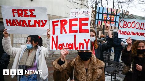 Navalny Protests Russia Threatens Tiktok With Fines Over Protest Posts