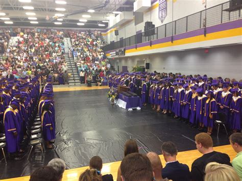 330 graduate from Bainbridge High School Tuesday night – Sowegalive
