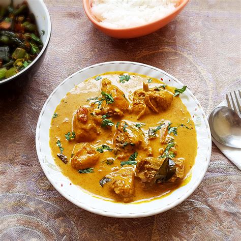 Curry paste is very thick and similar to the consistency of tomato. Chicken coconut curry recipe - Chicken with coconut milk ...