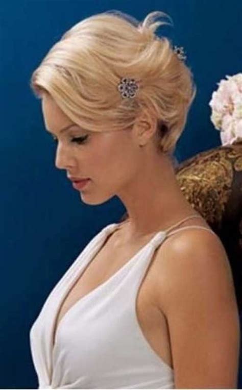 While long hair may have a reputation for versatility, short hair has just as much styling potential! 25 Elegant Hairstyles For Short Hair