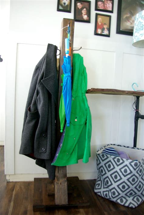 Super Cheap And Simple Diy Coat Racks Made Out Of Wood Project Isabella