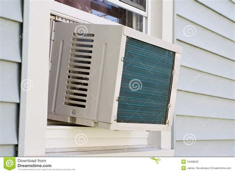 Fenster Eingehangene Klimaanlage Stockfoto - Bild von ...