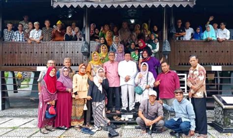 Halal Bihalal Alumni Bandung De Belitong Digelar Di Rumah Adat Melayu
