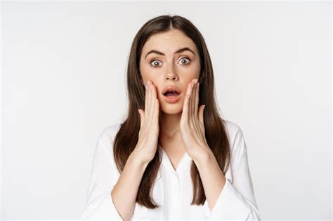 Free Photo Close Up Of Shocked Woman Gasping Looking Stunned And Speechless Gasping Startled