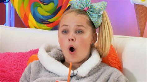 How Old Is Jojo Siwa This Reality Star Has Grown Up Before Our Eyes Giant Freakin Robot