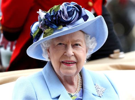 Queen Elizabeth Ii Is Hiring Heres How You Can Get Close To Royalty