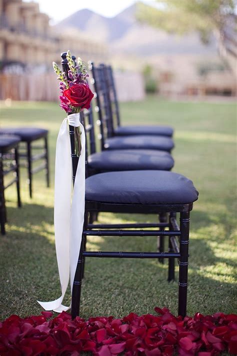 Aisle Inspiration--I know this shows ribbon streamers (hard to find an