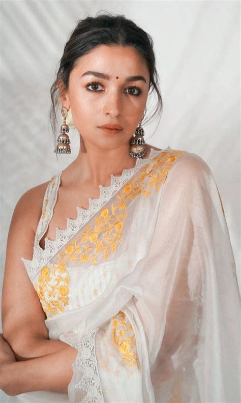 pin by vidushi rathore on alia bhatt in 2022 saree glamorous wedding makeup bollywood saree