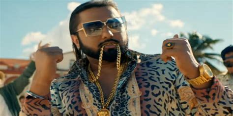 As the name says, this playlist comprises of 31 best tracks of this indipop singer. Yo Yo Honey Singh wants fans to go 'Loca' in his new song