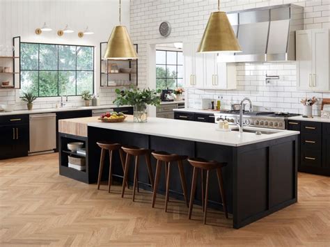 With many of us still working from our kitchen tables (or just cooking a lot) in 2021, countertops around the country are getting cleared off. Feng Shui for Better Kitchens - WOFS.com