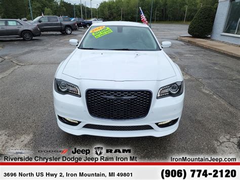 New 2022 Chrysler 300 Touring L Awd For Sale Escanaba Mi