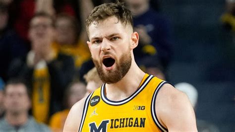 [Sports] - The ripple effect of Hunter Dickinson's transfer to Kansas