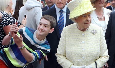 Queen Elizabeth Not A Fan Of The Selfie Craze Royal News