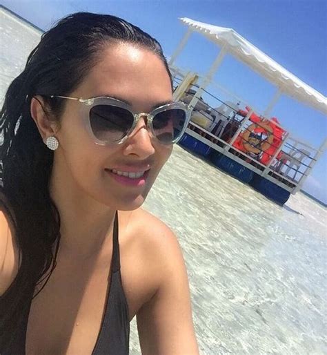 Look Celebrities Sizzle While On Beach Holiday Abs Cbn News