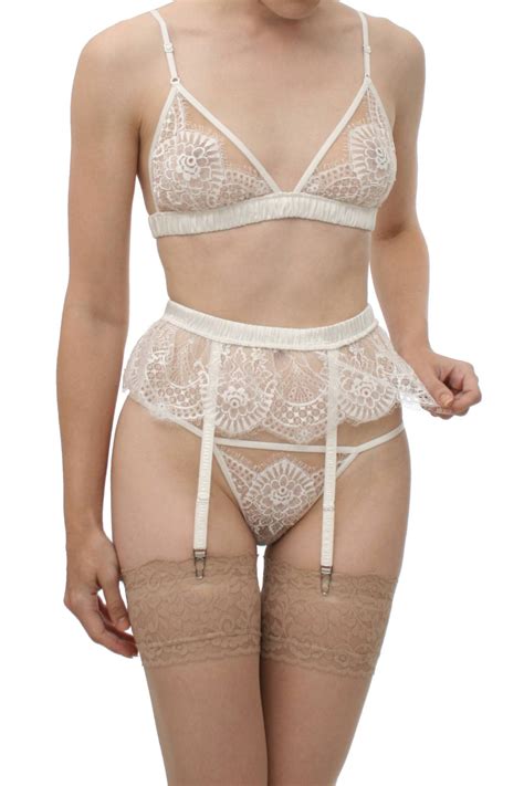 Giselle garter belt ruffled lace garterbelt with nickel