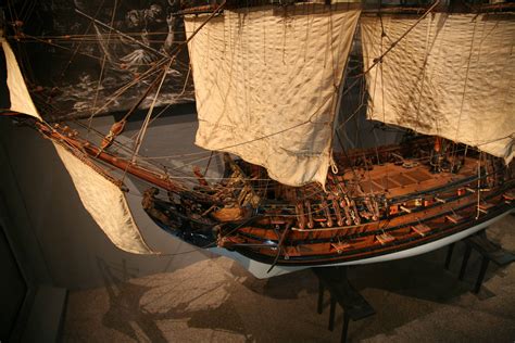 Photos 17th Century Two Decker Ship Model Sjöhistoriska
