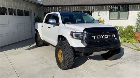 DFO Long Travel Toyota Tundra Walk Around - YouTube