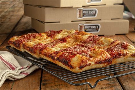 Headline Uno Pizzeria And Grill Introduces New Virtual Brand Detroit