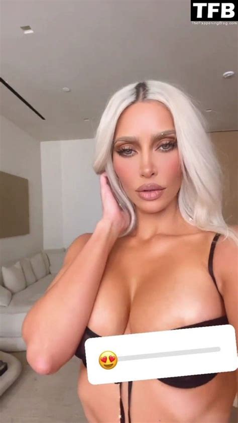 kim kardashian flashes her nude tit 6 pics video thefappening