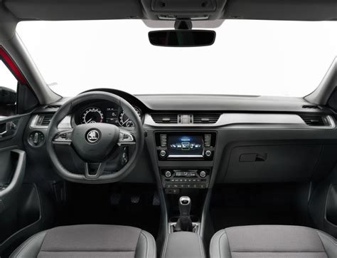 The škoda rapid incorporates the brand's trademark crystalline design language and its mesmerising symphony. Skoda Rapid und Rapid Spaceback: Umfangreiches Facelift ...