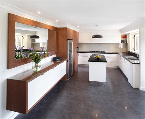 Stunning spacious kitchen design - Completehome