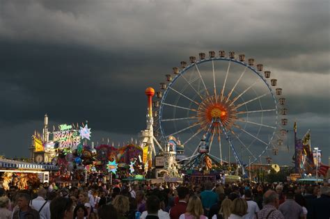 Various headlines linguistically suggest that the munich oktoberfest is actually being relocated to dubai, is moving there, or is taking place in the desert this year due to a possible cancellation. Oktoberfest München 2021 alles wat je wil weten!