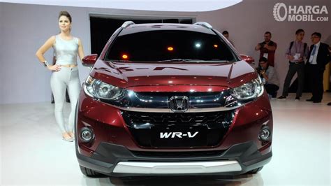 New honda wrv has advanced multi information combimeter with ecoassist meter with in built ambient meter rings, action packed steering wheel, automatic ac with touch screen control panel, engine start/stop & honda smart key system, tilt & telescopic steering. Preview Honda WRV 2019: Direncanakan Hadir Mengikuti ...