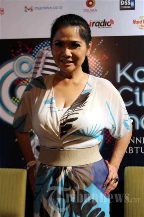 Vina Panduwinata New Latest Hot Photos Indonesian Singer Gambaran