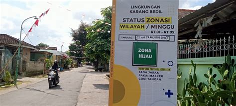 Satgas Kota Mataram Pasang Informasi Zona Setiap Lingkungan Insidelombok