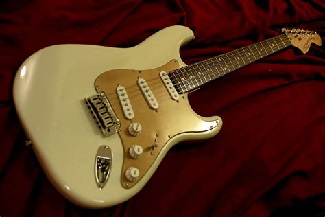 Fender Stratocaster Squier Standard Vintage Cream Electric Guitar Stunning In Heywood