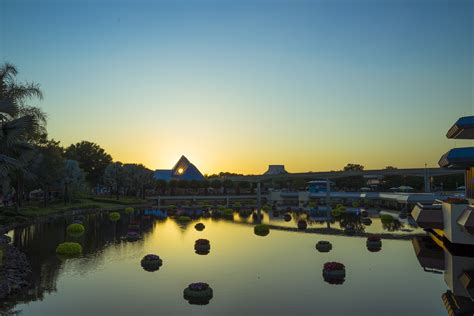 Got Really Lucky On This Sunset Shot In Epcot I Assume
