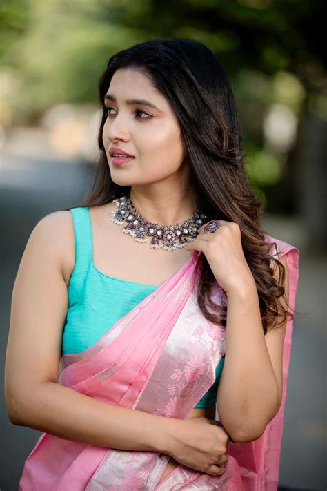 hot saree tv serial actress vani bhojan hot photos in latest model fashion sarees