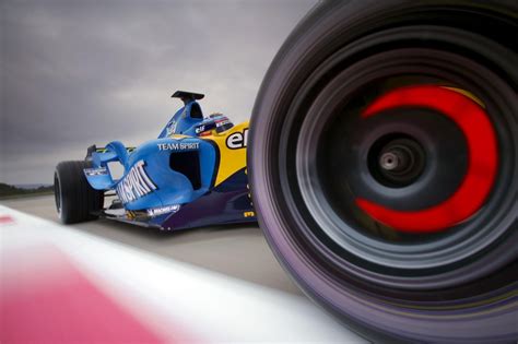 Blue And Yellow Racing Car Wallpaper Formula 1 Renault F1 Team Brake
