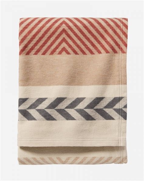 Pendleton Woolen Mills Pendleton Blankets Traditional Weaving Fine