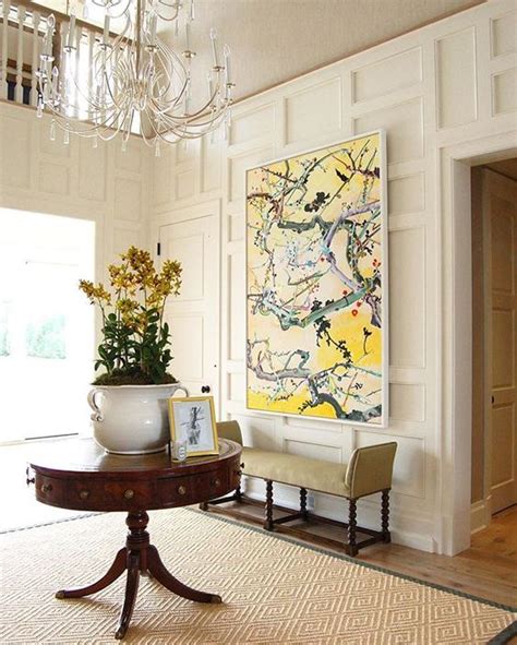 How to decorate round foyer table creating different spaces in t … child decor round foyer table is one of the areas traditionally left neglected when decorating the home, knowing that this little space becomes of great importance in the house because it is the first accessing our visits and therefore. 25 Ways To Integrate A Round Pedestal Table Into Decor ...