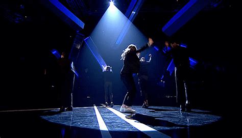 les mains sales christine and the queens on jools holland