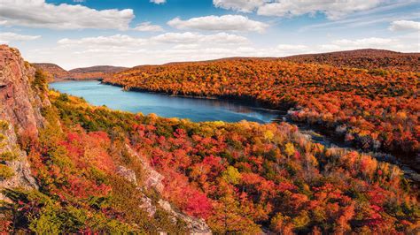 Lake Of The Clouds Porcupine Mountains In Fall Color Upper Michigan