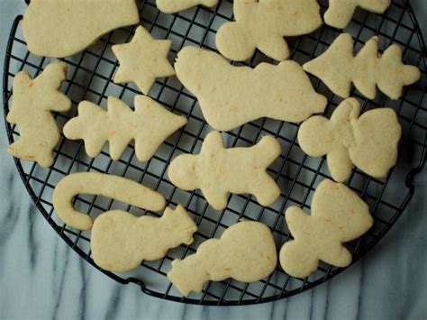 The ingredient list is surprisingly short for a standard batch: The Pioneer Woman's Favorite Christmas Cookies — The ...