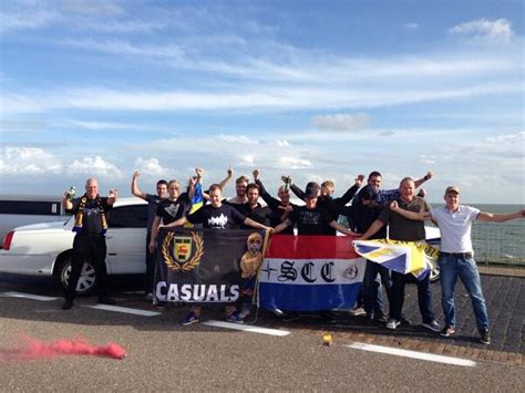 163 отметок «нравится», 1 комментариев — ultrasinside.nl (@ultrasinside.nl) в instagram: Speelronde 10 | VoetbalUltras oude site