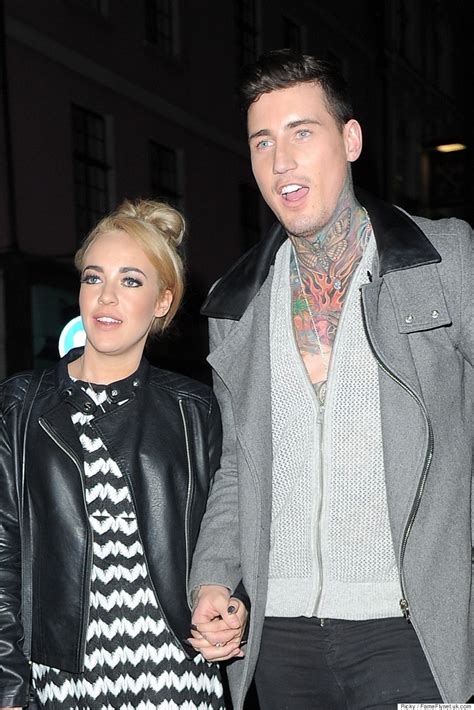 Stephanie Davis Hints At Jeremy Mcconnell Split As She Tweets Proof He Cheated Ill Never