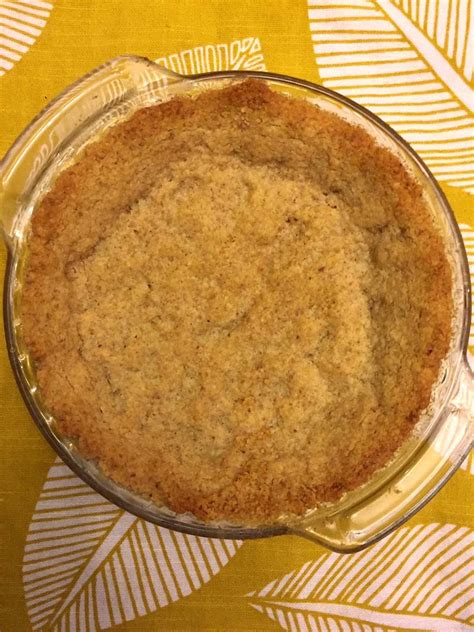 Using your fingers, form an edge around the pie and then if you are not using a top crust, flute the edge of the crust. Walnut Pie Crust Recipe (Keto, Gluten-Free) - Melanie Cooks