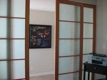Our bamboo shop has fences. The Victoria Condo - Description - Office