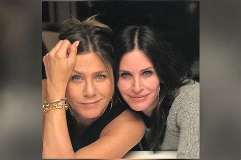 Courteney Cox Proves Her And Jennifer Aniston Are Friendship Goals As