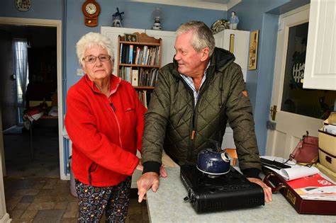 Place the echo chainsaw on the ground. In pictures - the aftermath of the floods in Lincolnshire - Lincolnshire Live