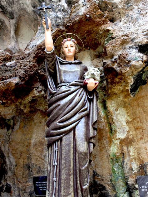 A 1,0 km del santuario santa rosalia. Sanctuary of Santa Rosalia | Top Sites to see in Palermo