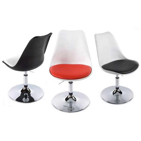 Le rembourrage va être primordial pour le confort de l'assise de votre fauteuil relaxant. Fauteuil design "Cosmo" Noir et Blanc