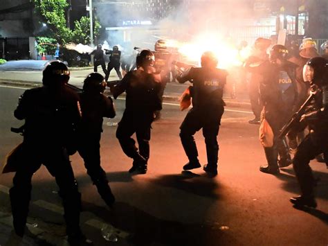 Indonesia Elections Police Fire Tear Gas To Disperse Protesters Nt News