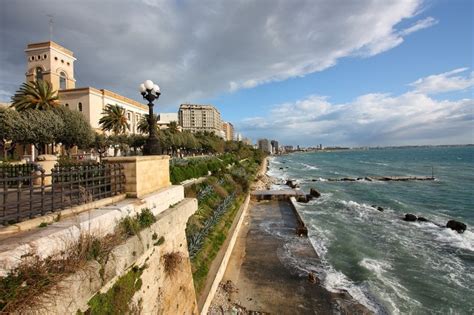 Taranto actually has a long and celebrated history and was colonized around 700 bc by the ancient undoubtedly one of the finest sights in taranto, the aragonese castle stands in the south east corner. Negozi e Servizi a Taranto - Pagine 12
